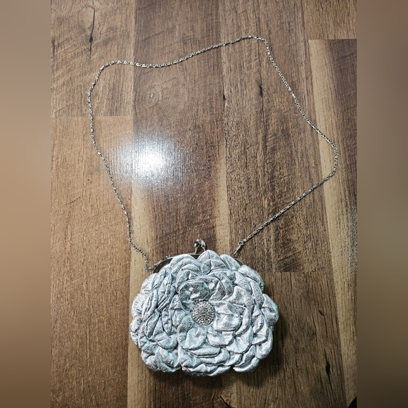 Vintage Silver Flower Handbag - Picture 1 of 4